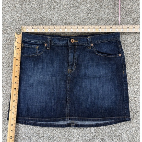 Vintage GAP Denim Mini Skirt Women's 12 Blue Dark Wash Floral-Bleach Pockets Y2K - Picture 7 of 9